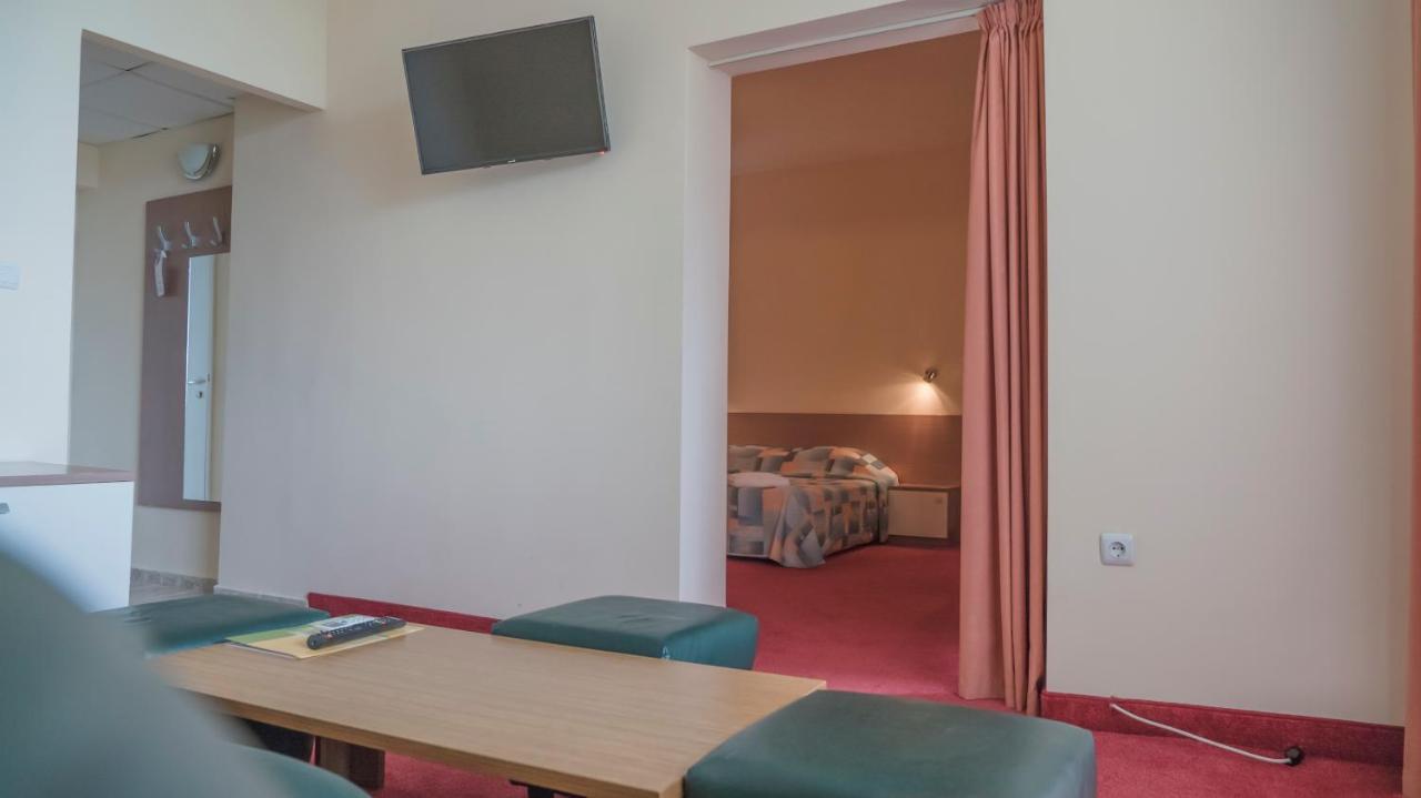 Park Hotel Persey ヴァルナ エクステリア 写真