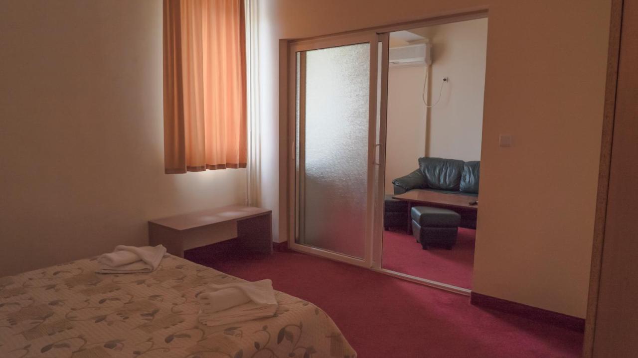 Park Hotel Persey ヴァルナ エクステリア 写真