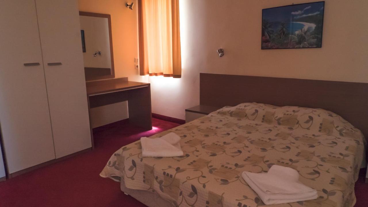Park Hotel Persey ヴァルナ エクステリア 写真