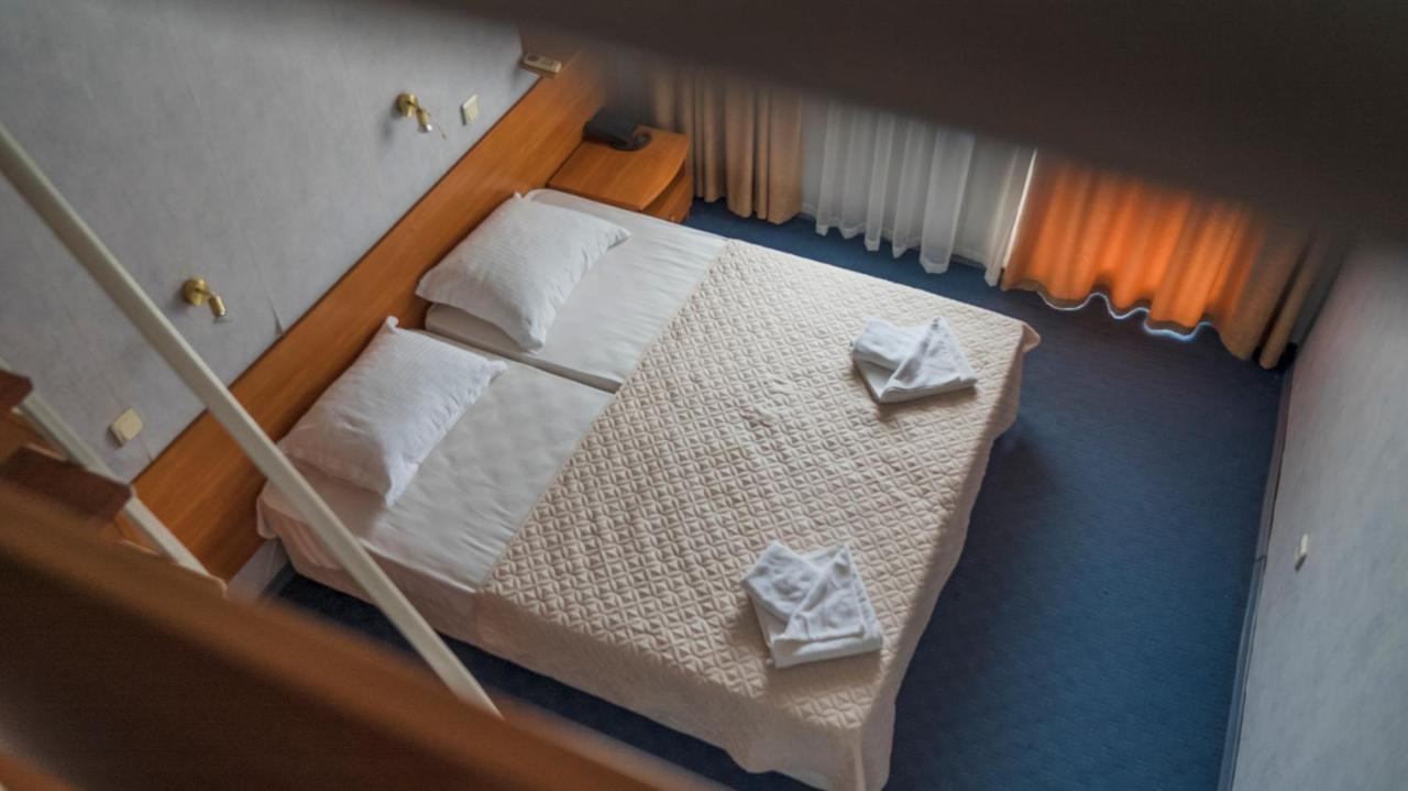 Park Hotel Persey ヴァルナ エクステリア 写真